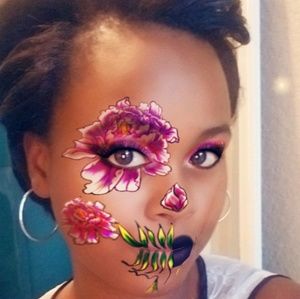 Meet your Posher, Charis